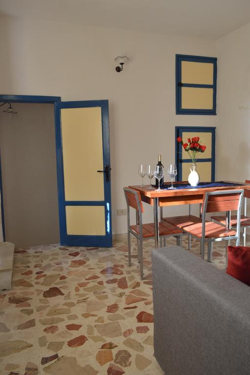 Don Vito'S Apartments Castellammare del Golfo Rum bild